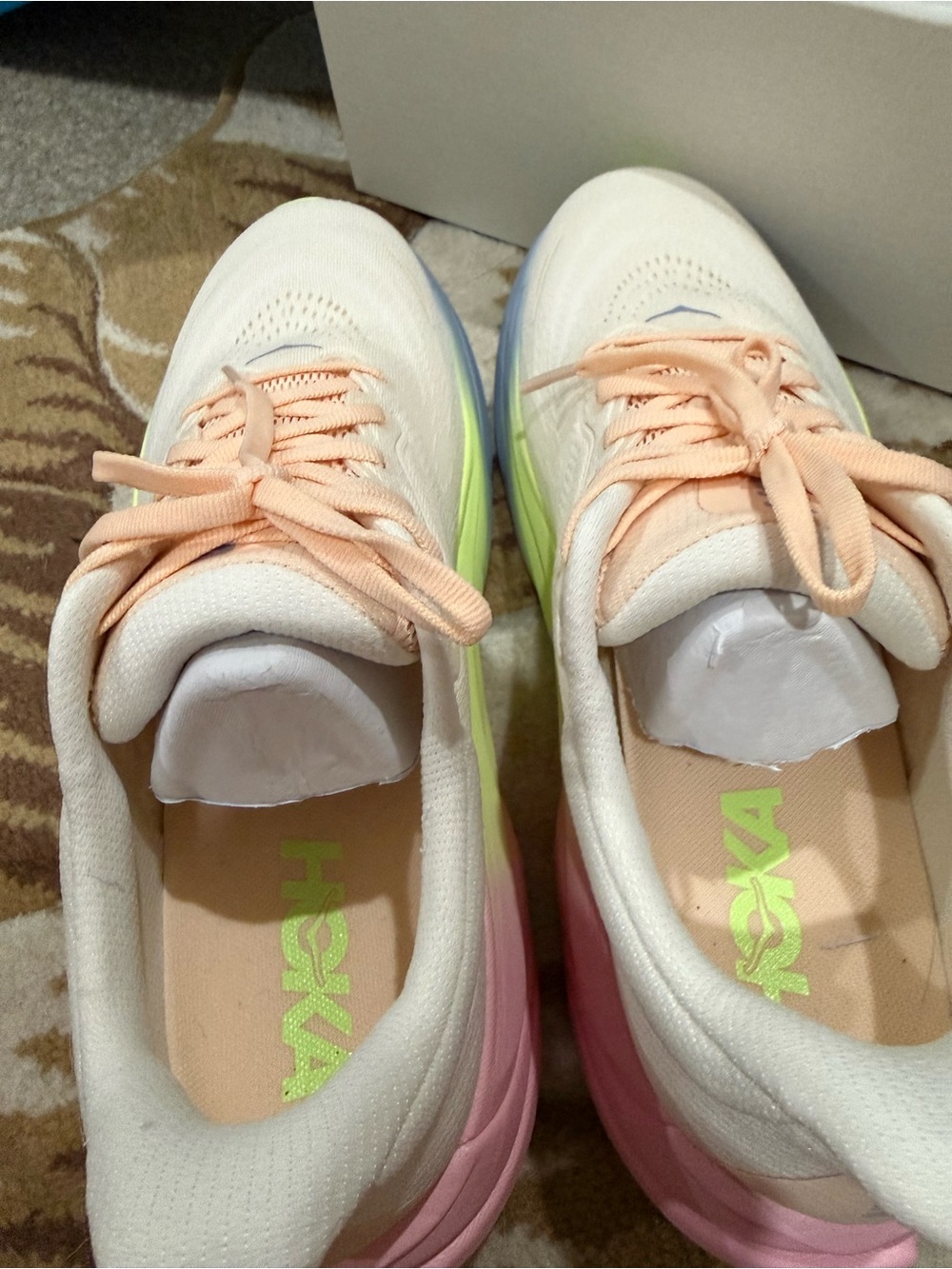 women's HOKA Arahi 8 stability sneakers size 10 vibrant alabaster and tangerine - Picture 6 of 9